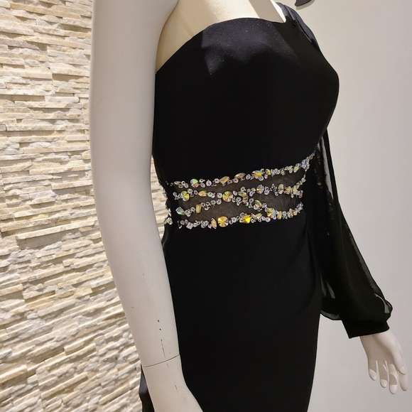 Special Occasion Cocktail Dress. - Picture 6 of 8